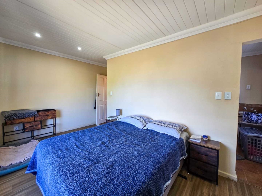 2 Bedroom Property for Sale in Stilbaai Wes Western Cape